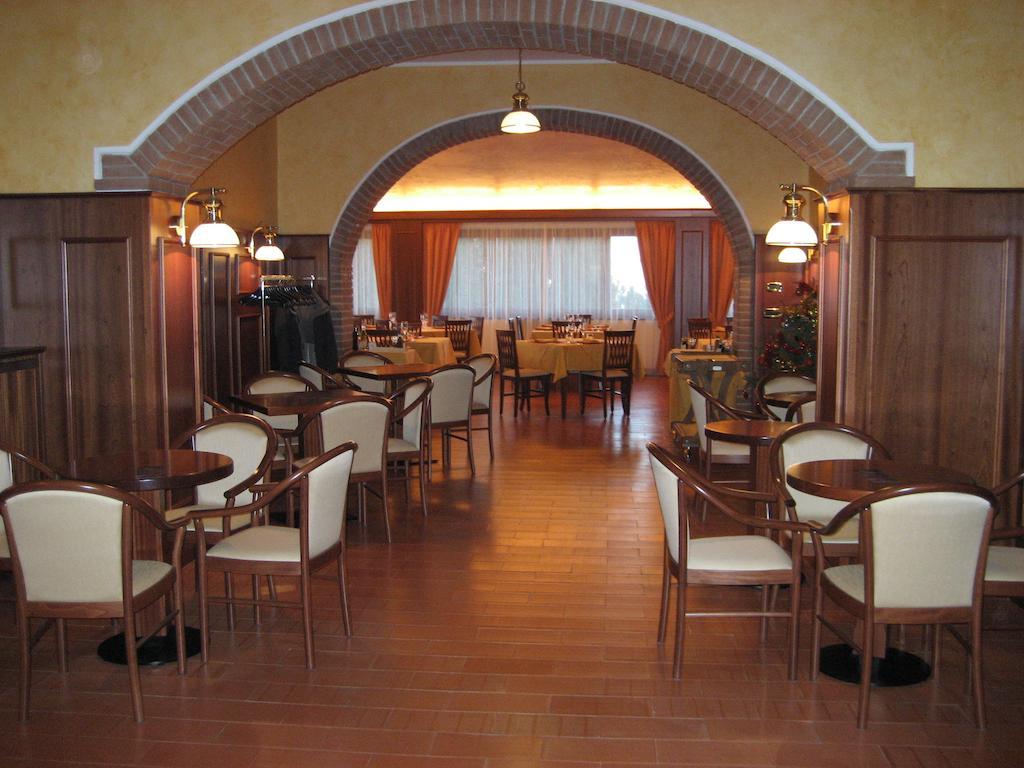 La Torre Ai Mari Hotell Sarteano Exteriör bild