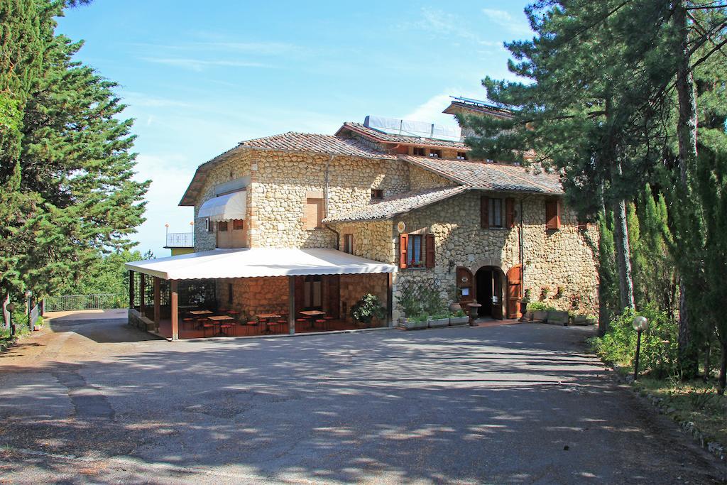 La Torre Ai Mari Hotell Sarteano Exteriör bild