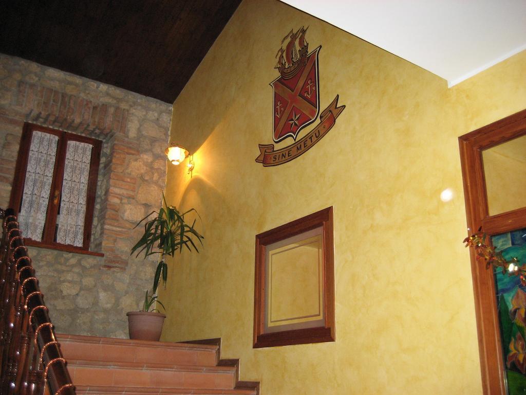 La Torre Ai Mari Hotell Sarteano Exteriör bild